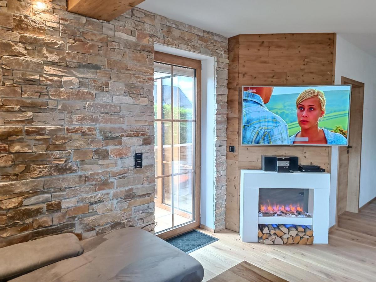 Luxus Ferienwohnung Chalet Seenaehe Schalkenmehren Bagian luar foto