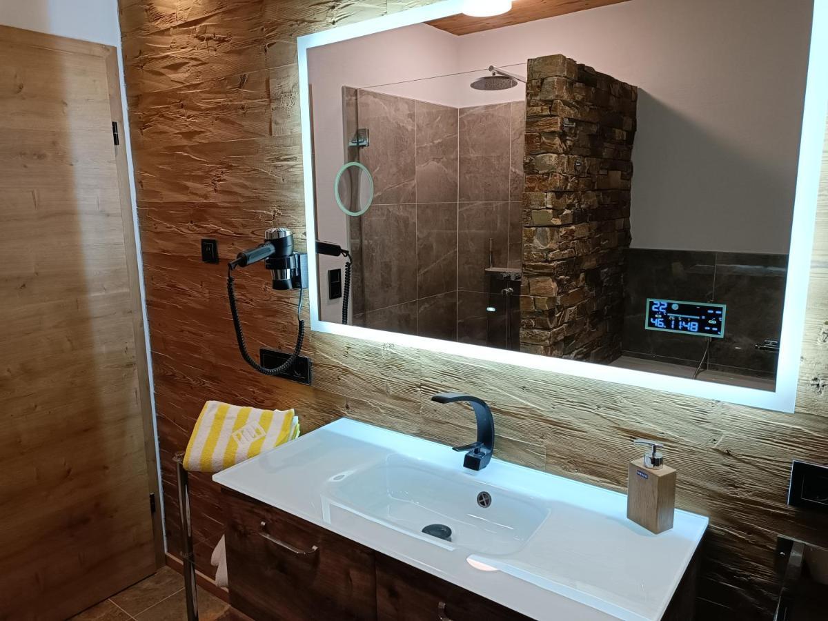 Luxus Ferienwohnung Chalet Seenaehe Schalkenmehren Bagian luar foto
