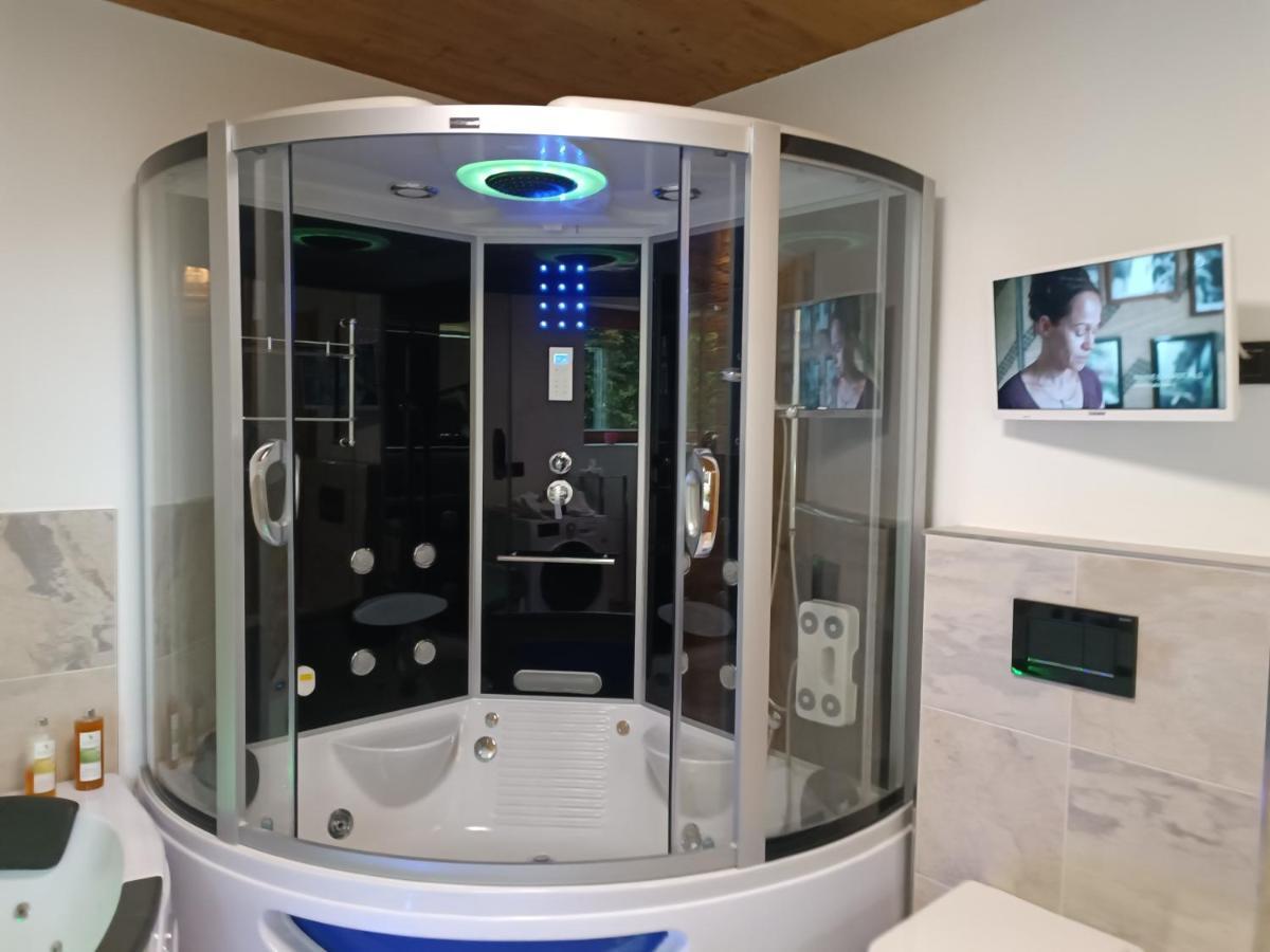 Luxus Ferienwohnung Chalet Seenaehe Schalkenmehren Bagian luar foto