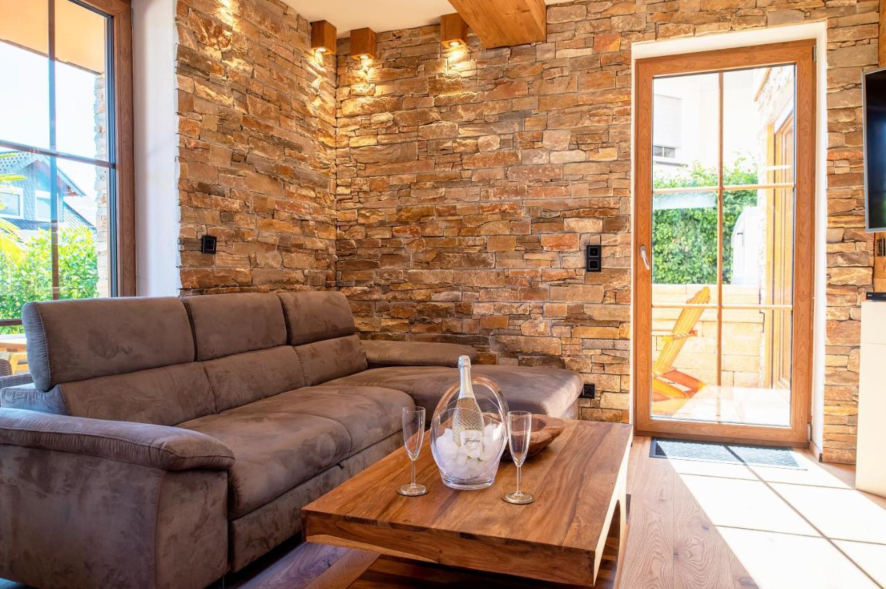 Luxus Ferienwohnung Chalet Seenaehe Schalkenmehren Bagian luar foto